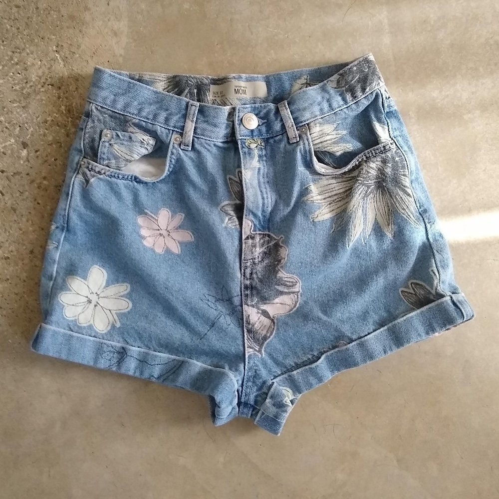 Topshop Moto Mom Shorts (Floral)